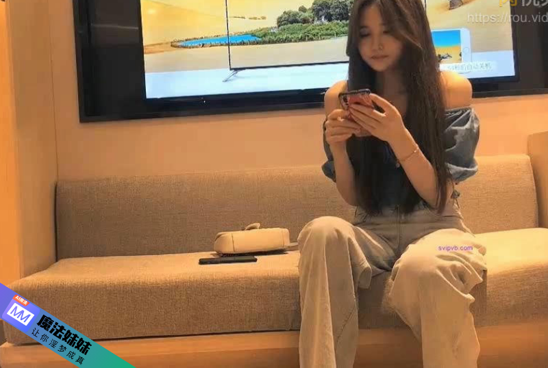 高顔值大長腿妹子,近距離拍攝舔奶扣逼,口交上位騎乘大力猛操.png